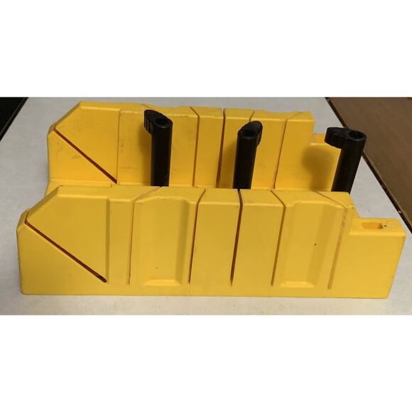 Stanley Hand Miter Box With 3 Pegs - Picture 2 of 5